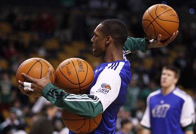 游泳赛事多项成绩达标